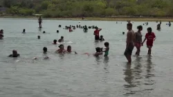 Familias disfrutan la Semana Mayor en la Laguna de Xiloá