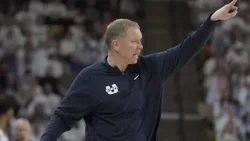 Университет Цинциннати выбирает Калхуна: «Я думаю, он потрясающий тренер». Университет Цинциннати выбирает Калхуна: «Я думаю, он потрясающий тренер».