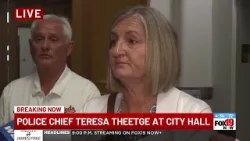 Начальник полиции Тереза Титге и ее адвокат обращаются к СМИ после встречи. Начальник полиции Тереза Титге и ее адвокат обращаются к СМИ после встречи.