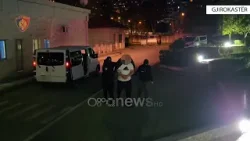 Ndihmoi emigrantët të kalonin kufirin ilegalisht, pranga 32-vjeçarit në Tepelenë Ndihmoi emigrantët të kalonin kufirin ilegalisht, pranga 32-vjeçarit në Tepelenë